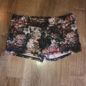 Fleo booty shorts